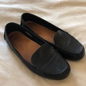 Ugg milana moc toe flat slip on shoe size 8.5 black GUC